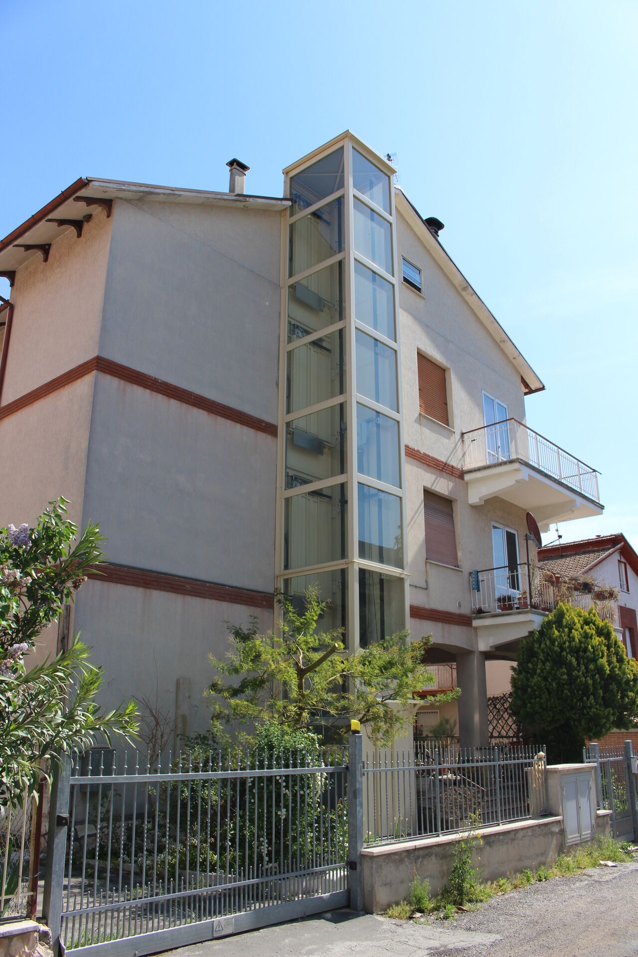 Nuovo ascensore integrato